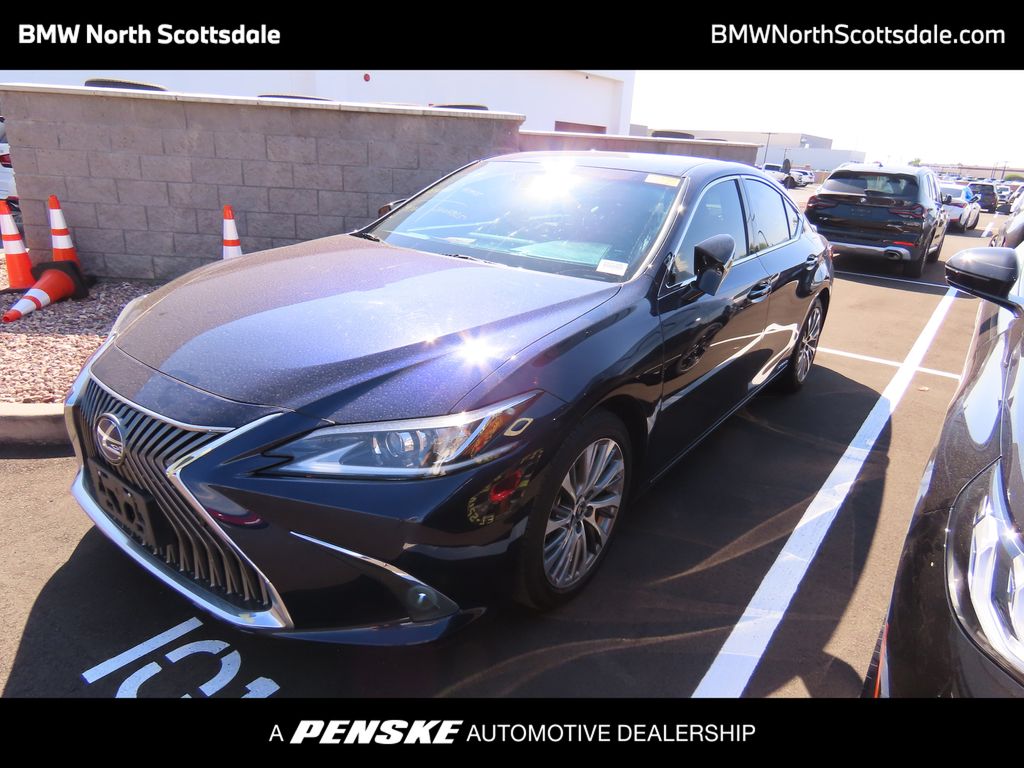 Thumbnail: 2021 Lexus ES - 1