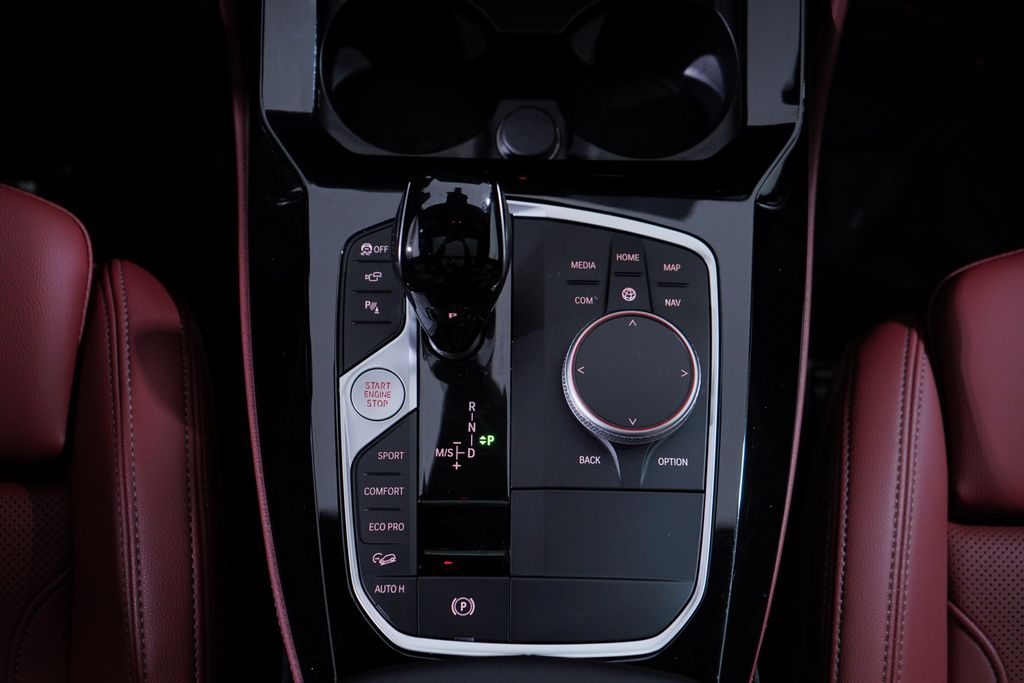 Thumbnail: 2025 BMW X4 - 14