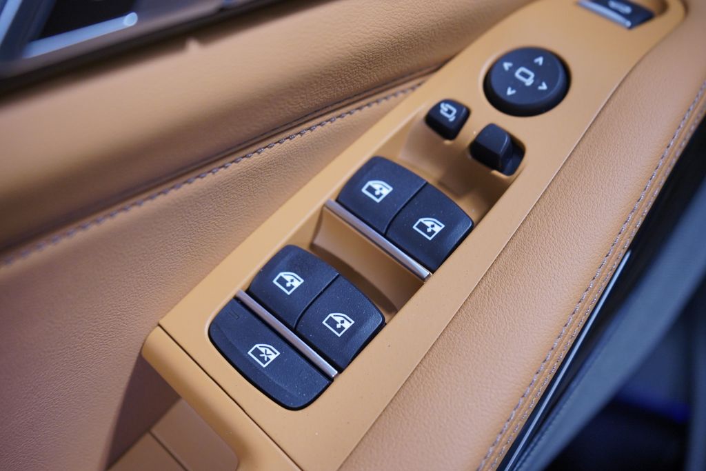 Thumbnail: 2026 BMW X5 - 17