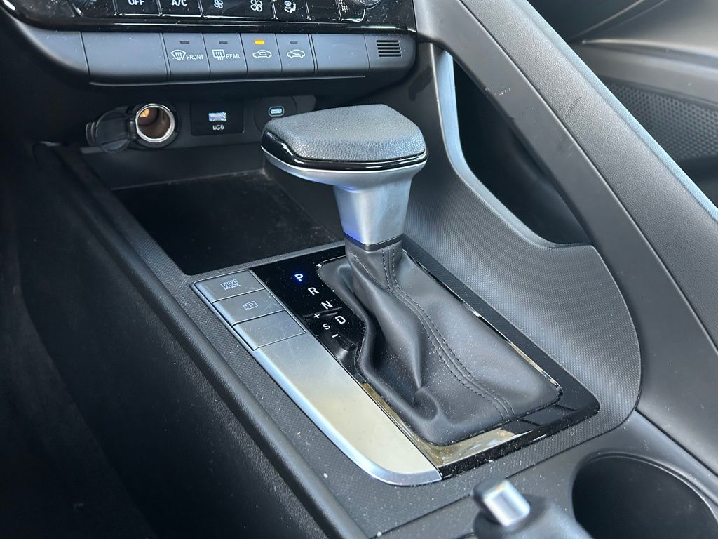 Thumbnail: 2024 Hyundai Elantra - 24