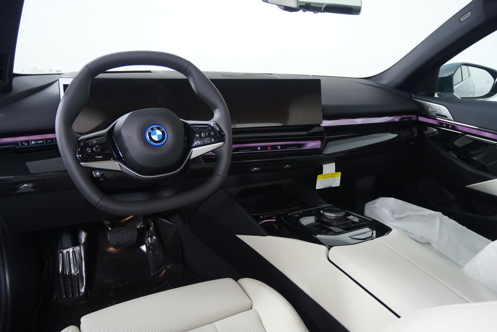 Thumbnail: 2026 BMW i5 - 19