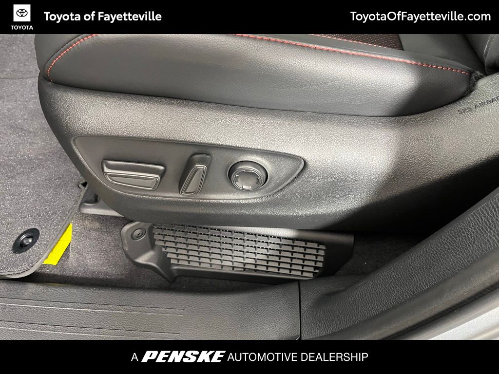 2025 Toyota Sienna XSE 27