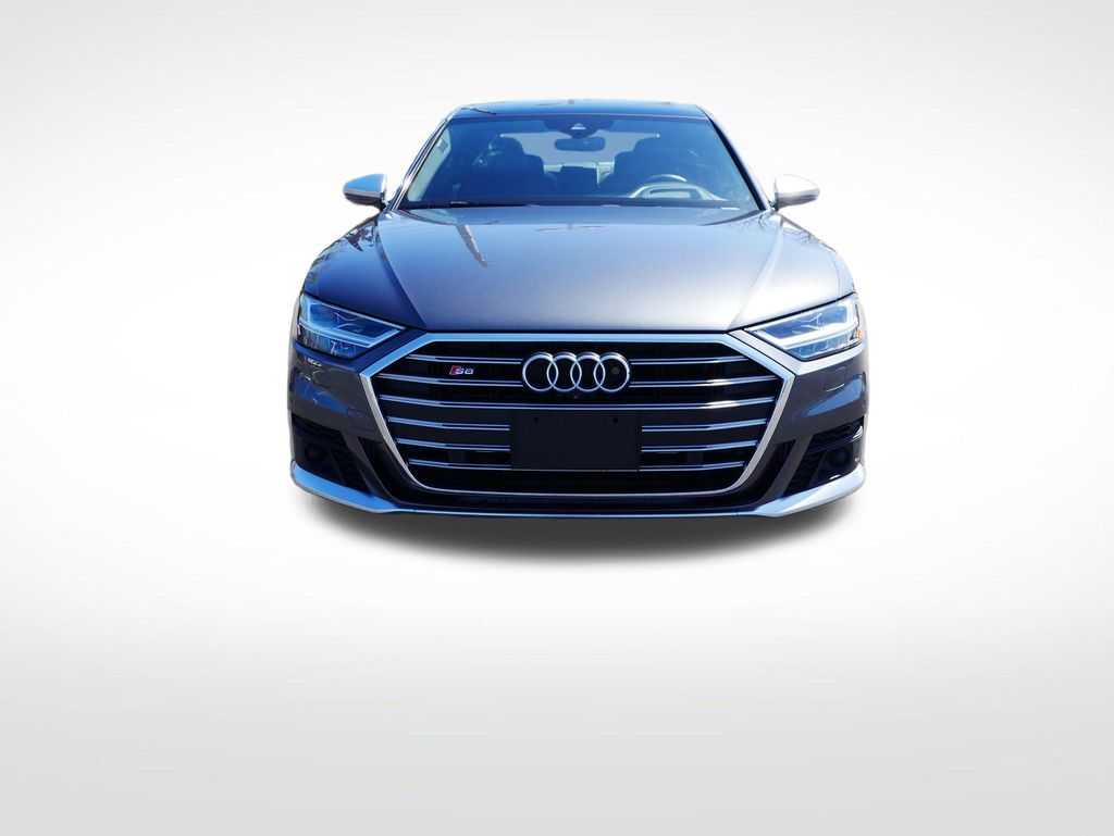 Thumbnail: 2020 Audi S8 - 8