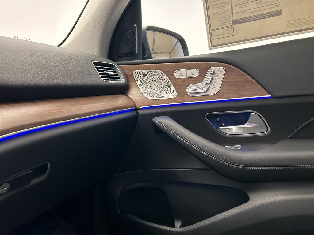 Thumbnail: 2026 Mercedes-Benz GLE - 20