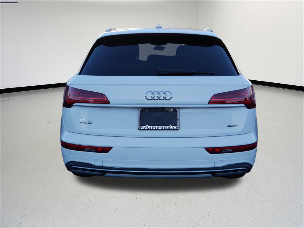 Thumbnail: 2023 Audi Q5 - 4