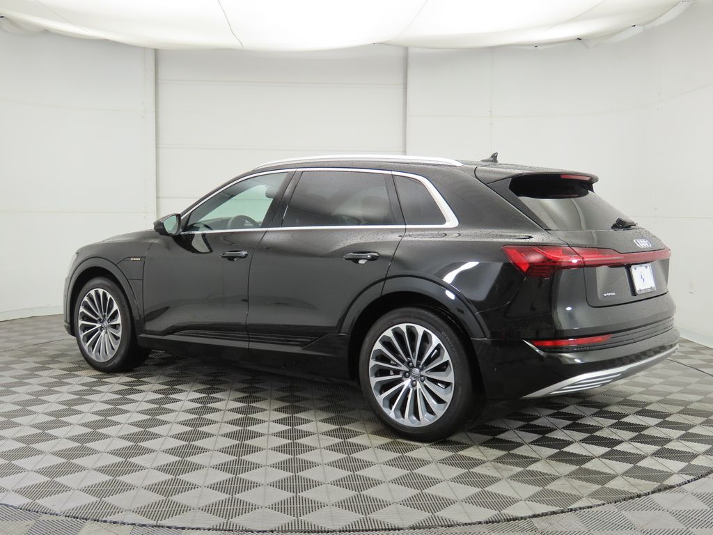 Thumbnail: 2019 Audi e-tron - 7