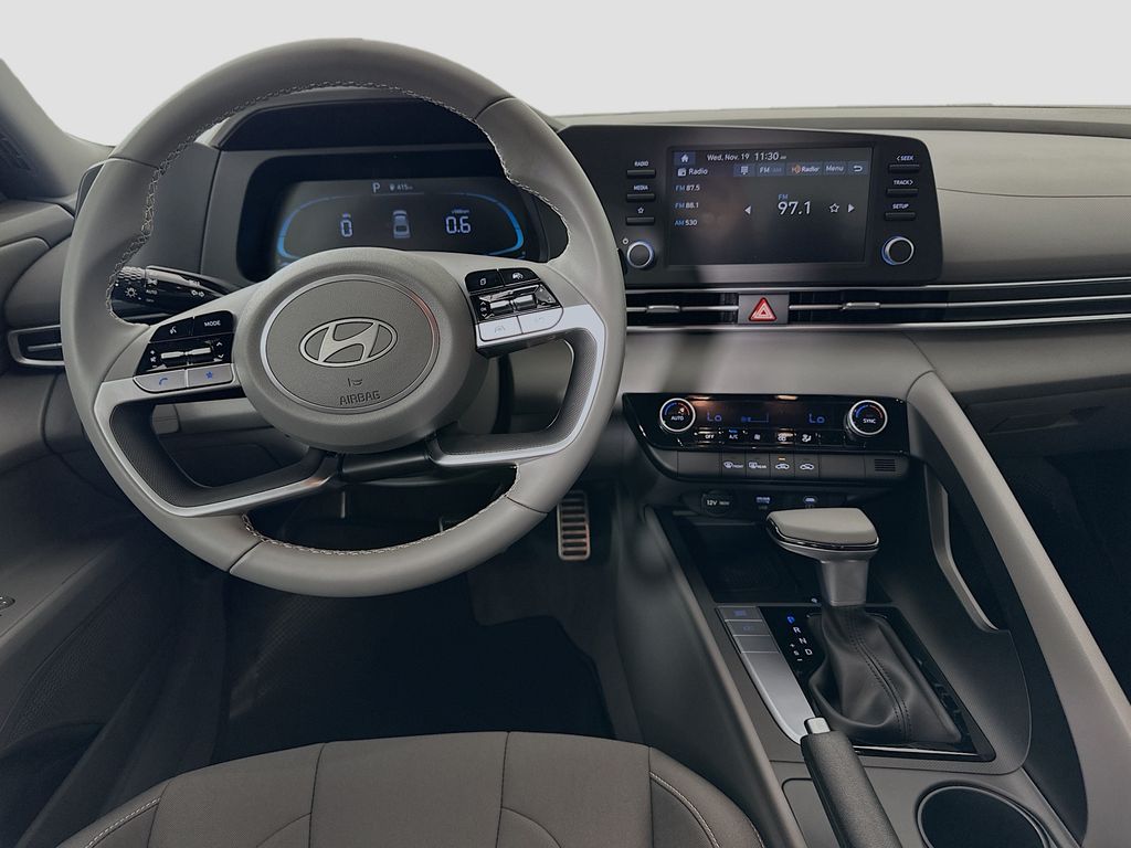 Thumbnail: 2025 Hyundai Elantra - 17