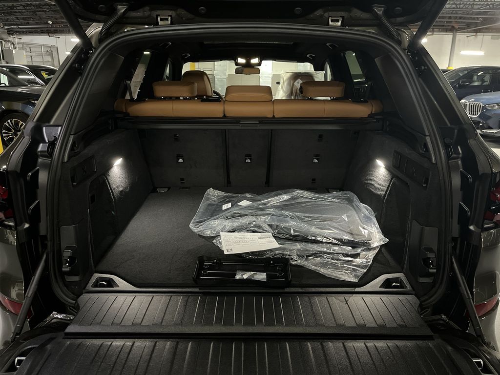 Thumbnail: 2026 BMW X5 - 24