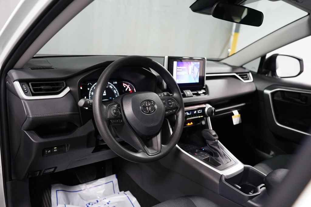 Thumbnail: 2025 Toyota RAV4 - 11