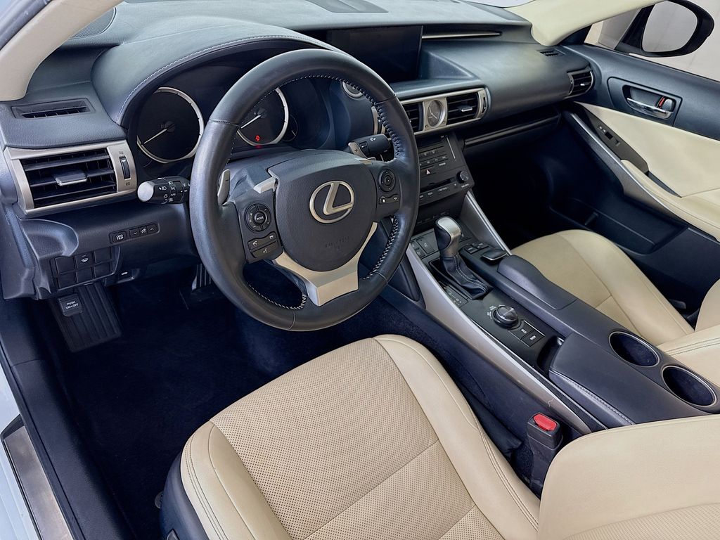 Thumbnail: 2014 Lexus IS - 9
