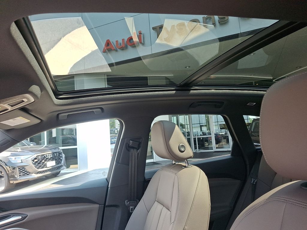 Thumbnail: 2025 Audi Q5 - 14