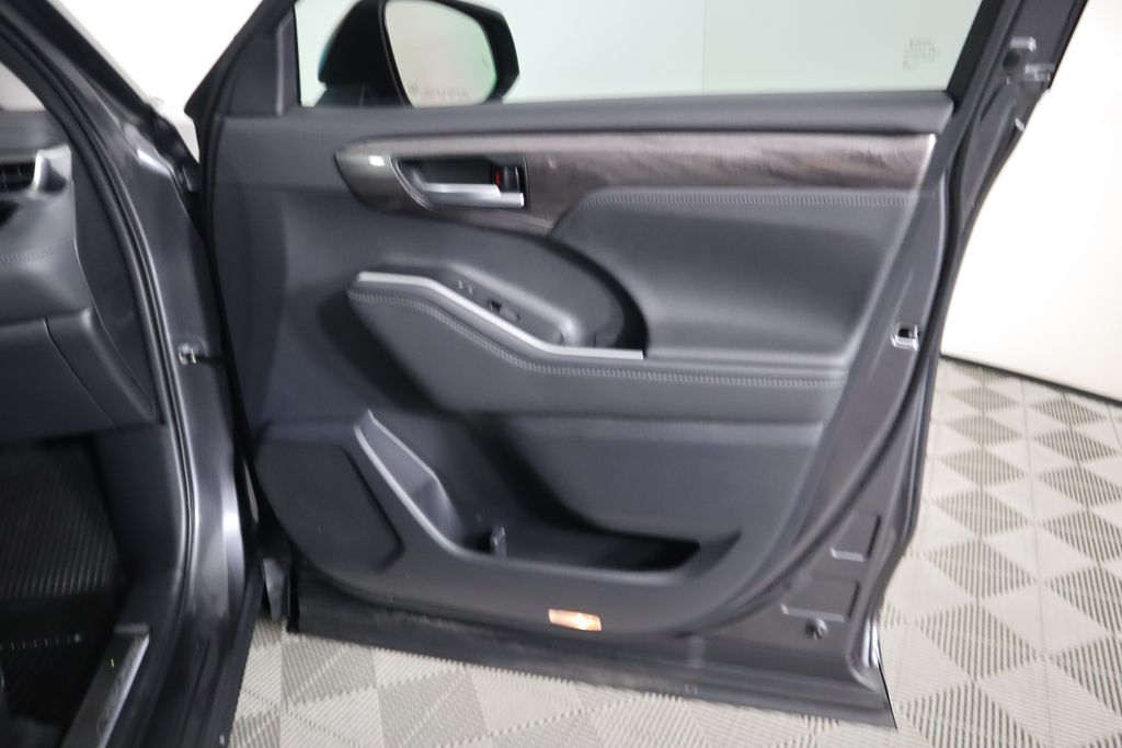 2024 Toyota Highlander Limited 25
