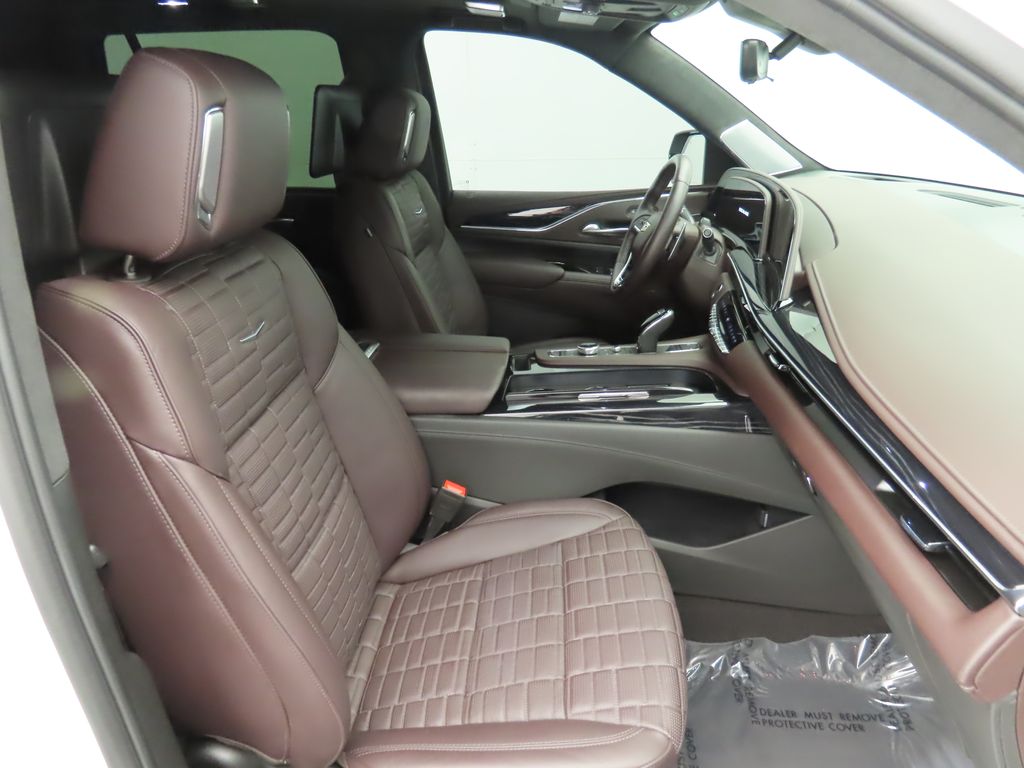 2024 Cadillac Escalade V 21