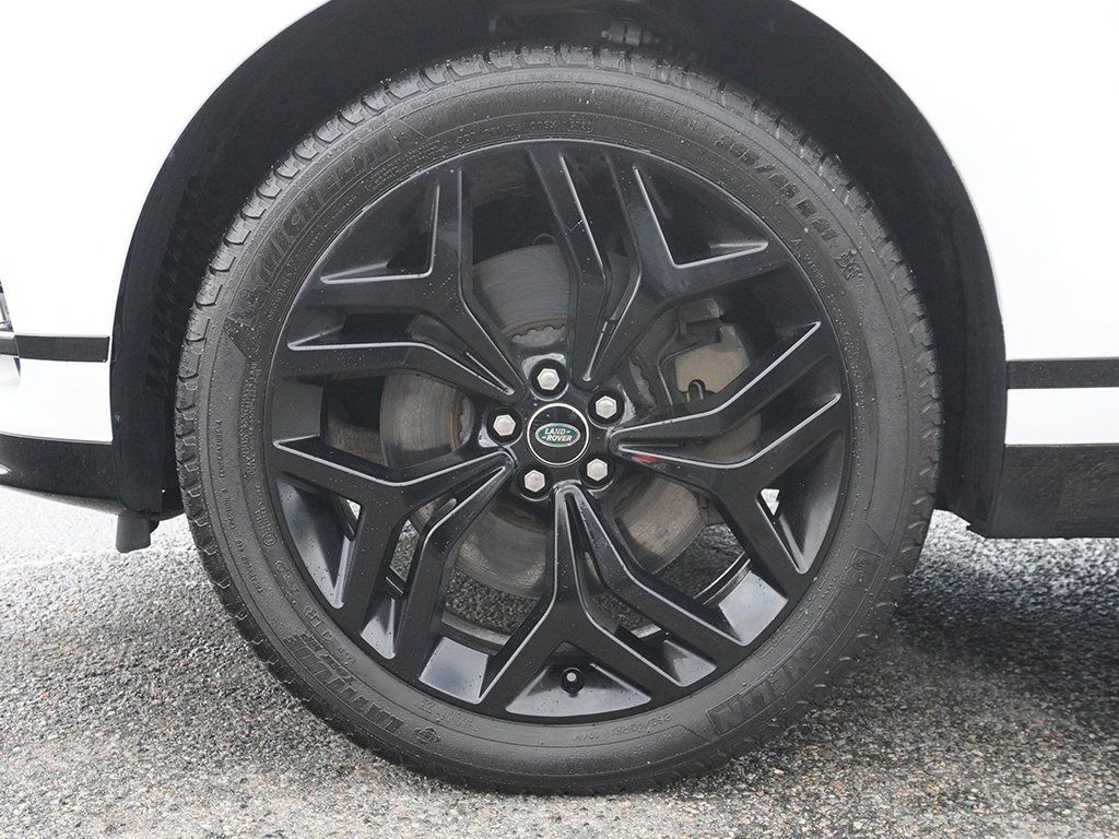 Used 2023 White Land Rover HST image 27