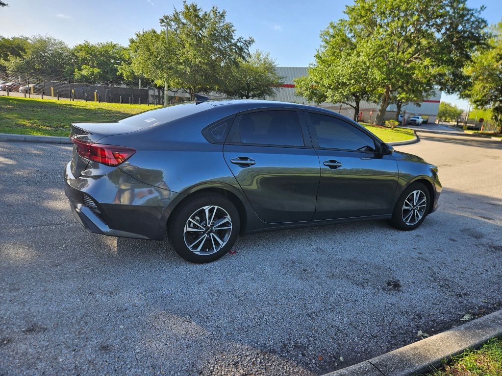 Thumbnail: 2024 Kia Forte - 5