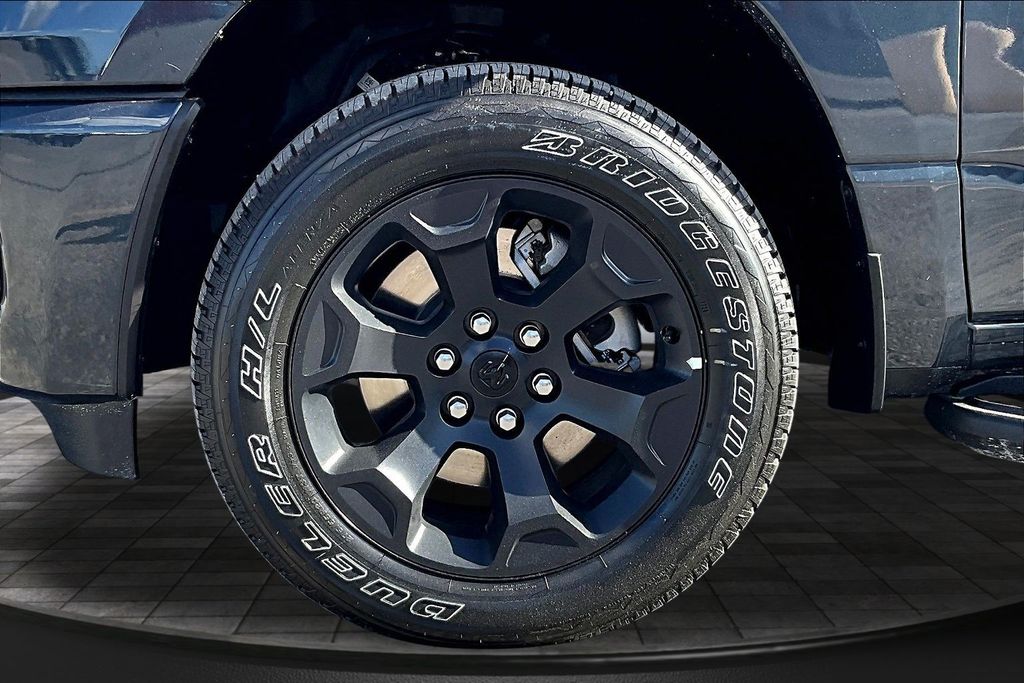 2026 RAM 1500 Express - Photo 14
