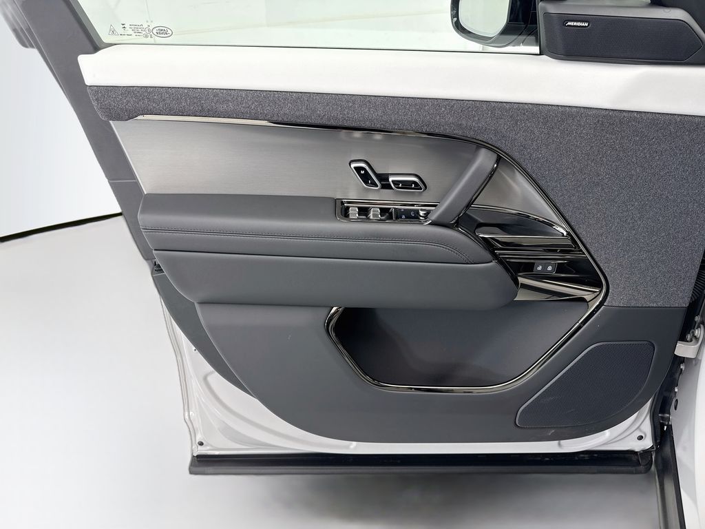 Thumbnail: 2026 Land Rover Range Rover Sport - 23