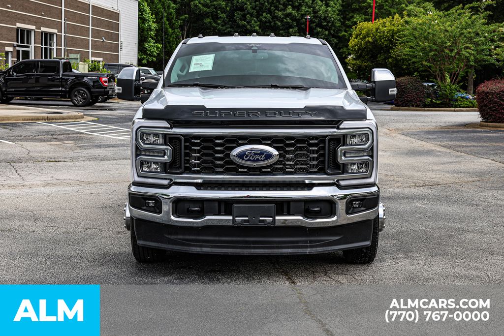 Used 2025 White Ford Lariat image 11