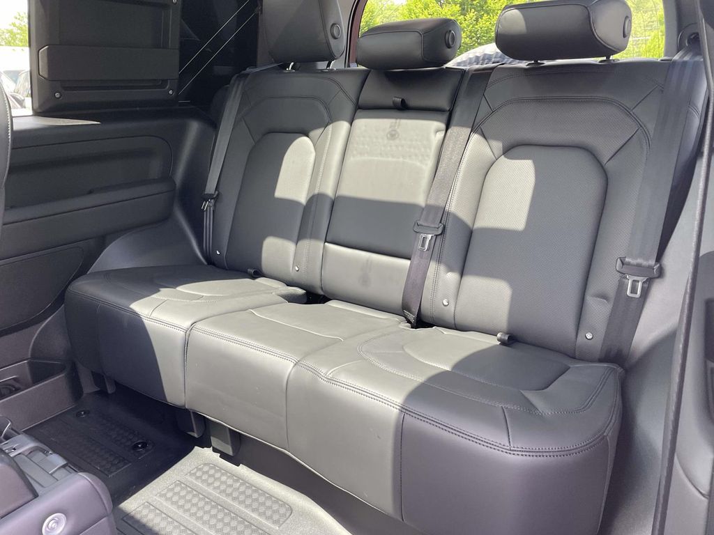 New 2026 Red Land Rover X-Dynamic SE image 17