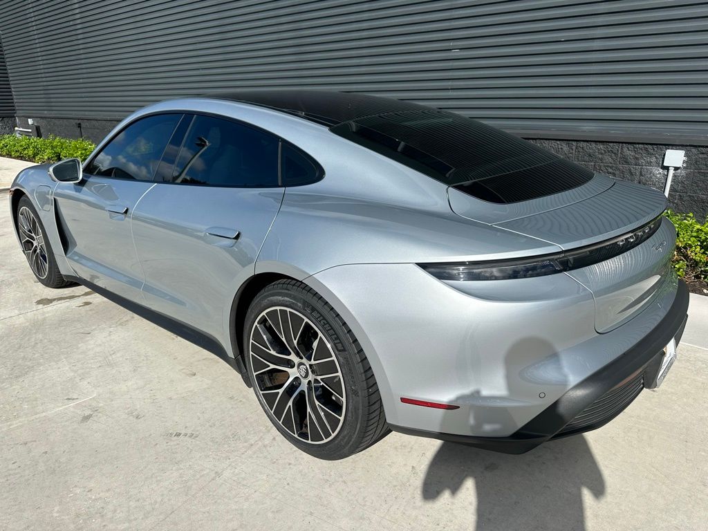 2021 Porsche Taycan  6