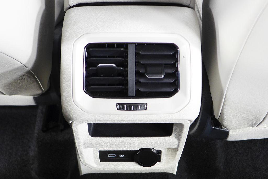 Thumbnail: 2023 Volkswagen Tiguan - 23