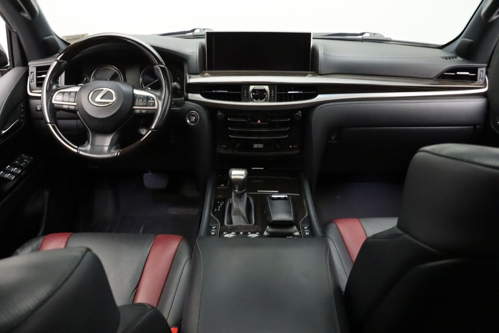 2021 Lexus LX 570 23