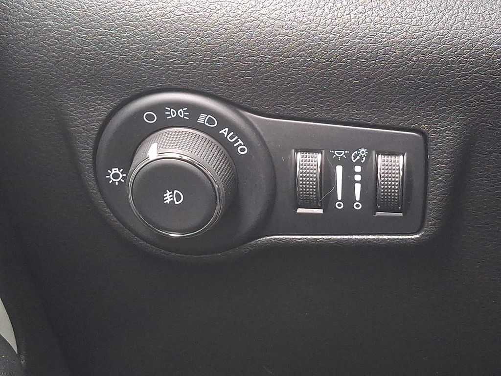 2025 Jeep Compass Limited White at Bob Ruth Ford