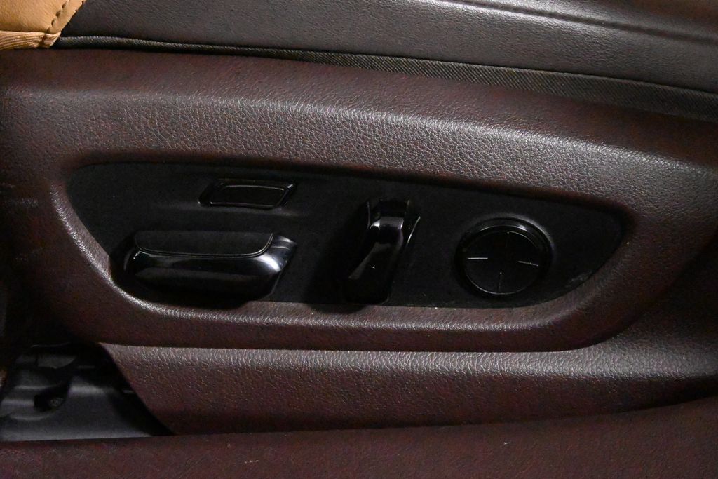 2019 Lexus ES 350 Luxury 29