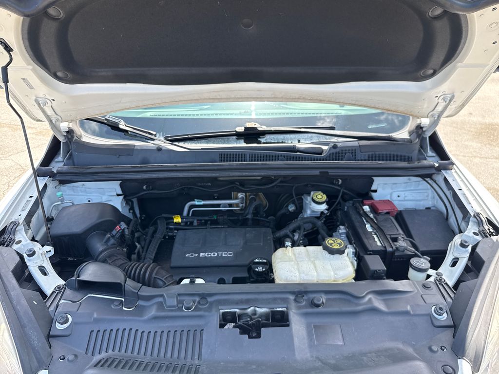 Used 2016 White Chevrolet LS image 28