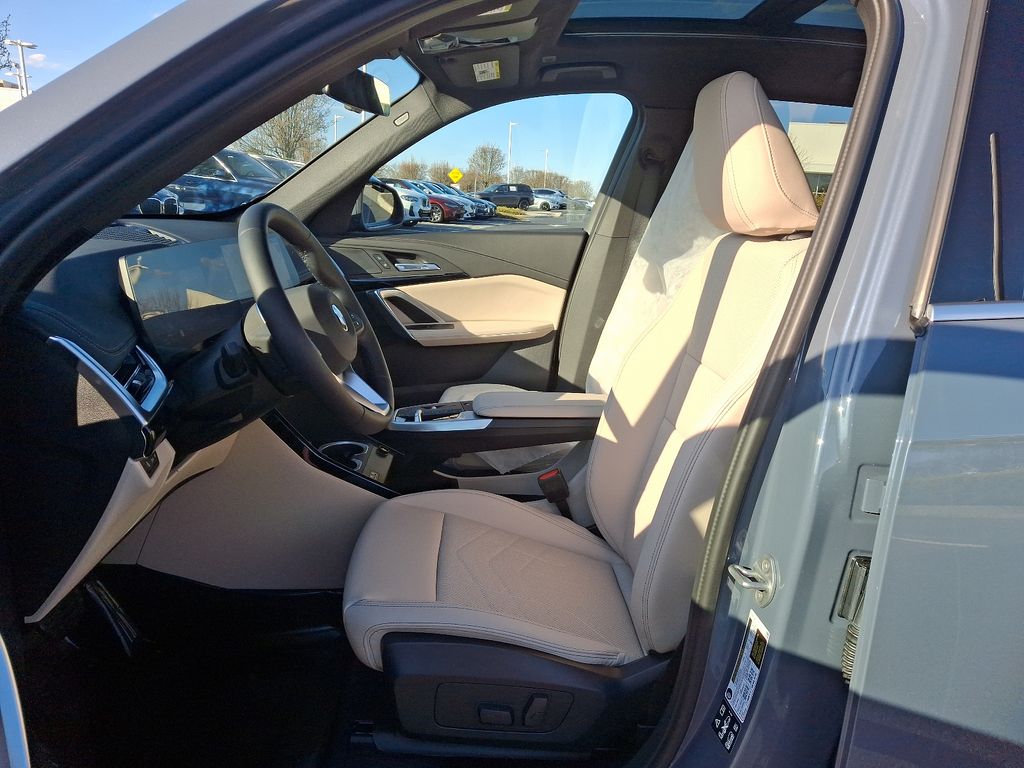 2025 BMW X1 xDrive28i 6
