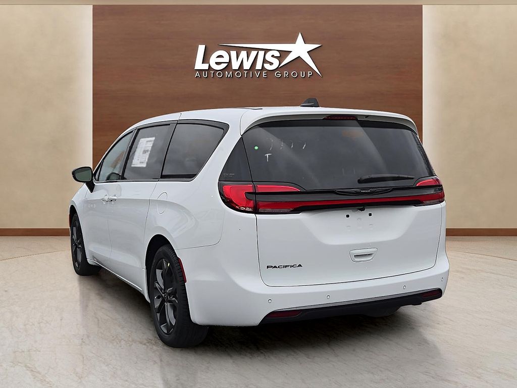 New 2026 Chrysler Pacifica For Sale in Farmington, AR