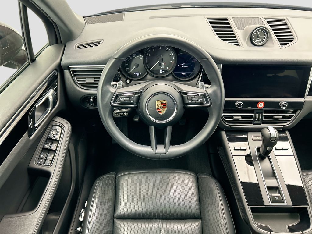 Thumbnail: 2025 Porsche Macan - 13