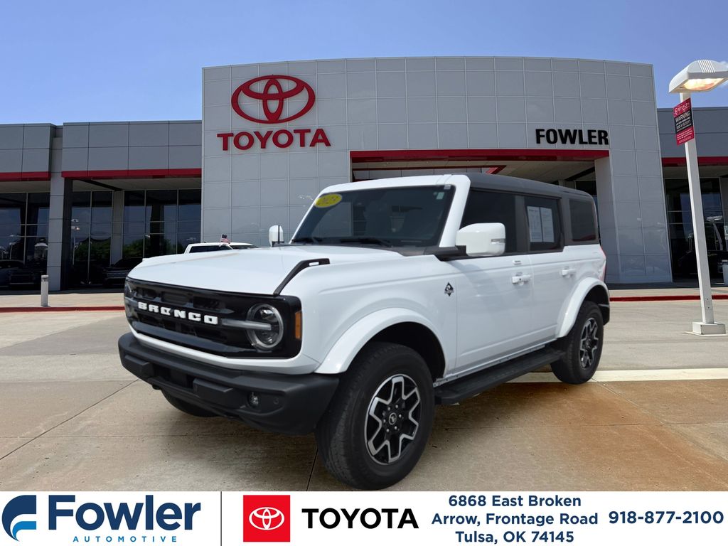 Oxford White 2023 Ford Bronco SUV / Crossover Four-Wheel Drive Automatic