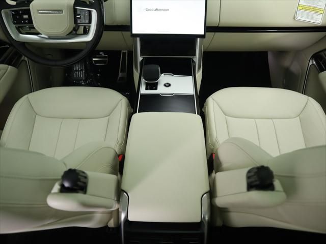 Thumbnail: 2025 Land Rover Range Rover - 18