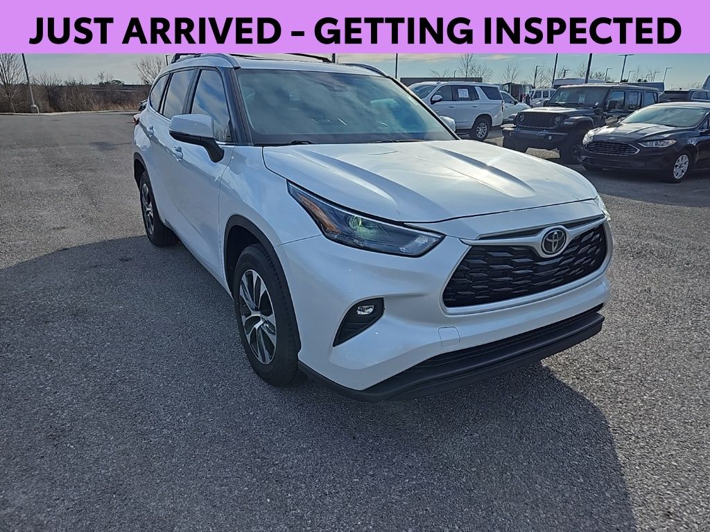 2023 Toyota Highlander XLE FWD