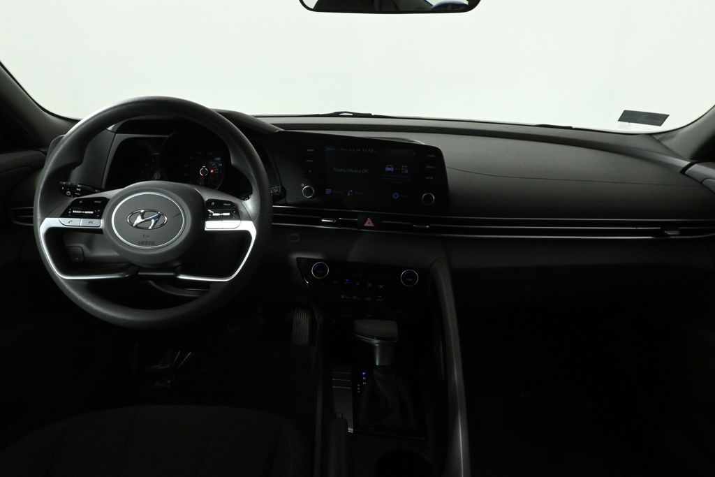 Thumbnail: 2021 Hyundai Elantra - 18