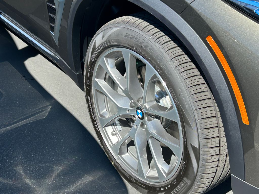 Thumbnail: 2026 BMW X5 - 3