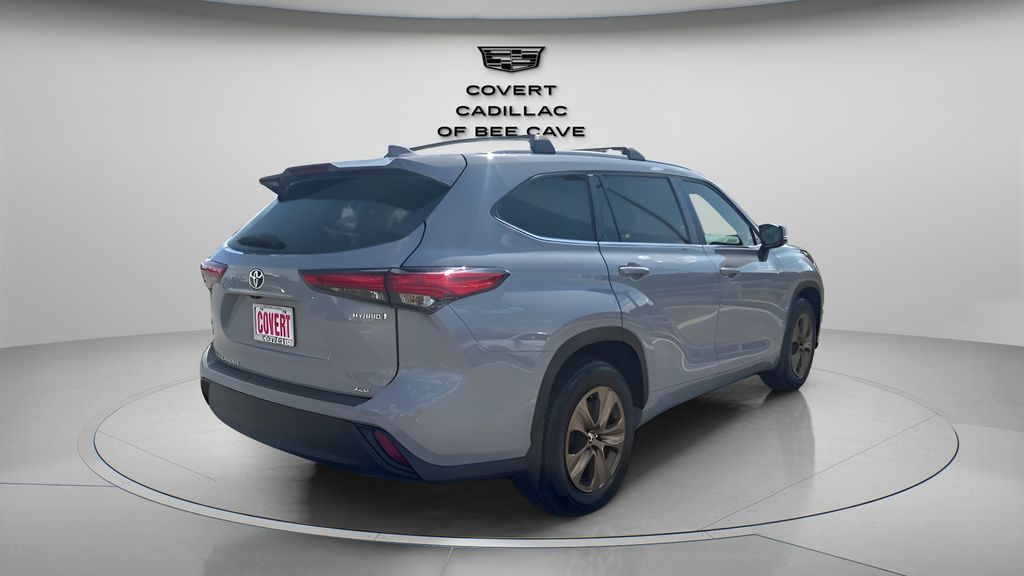 Used Car 2023 Toyota Highlander Hybrid  Bronze Edition For Sale Under $40,000 In Austin, Texas