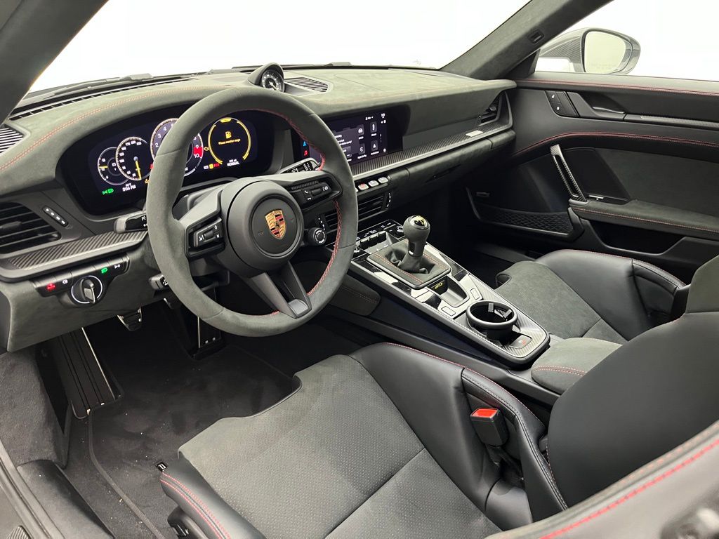 Thumbnail: 2025 Porsche 911 - 4