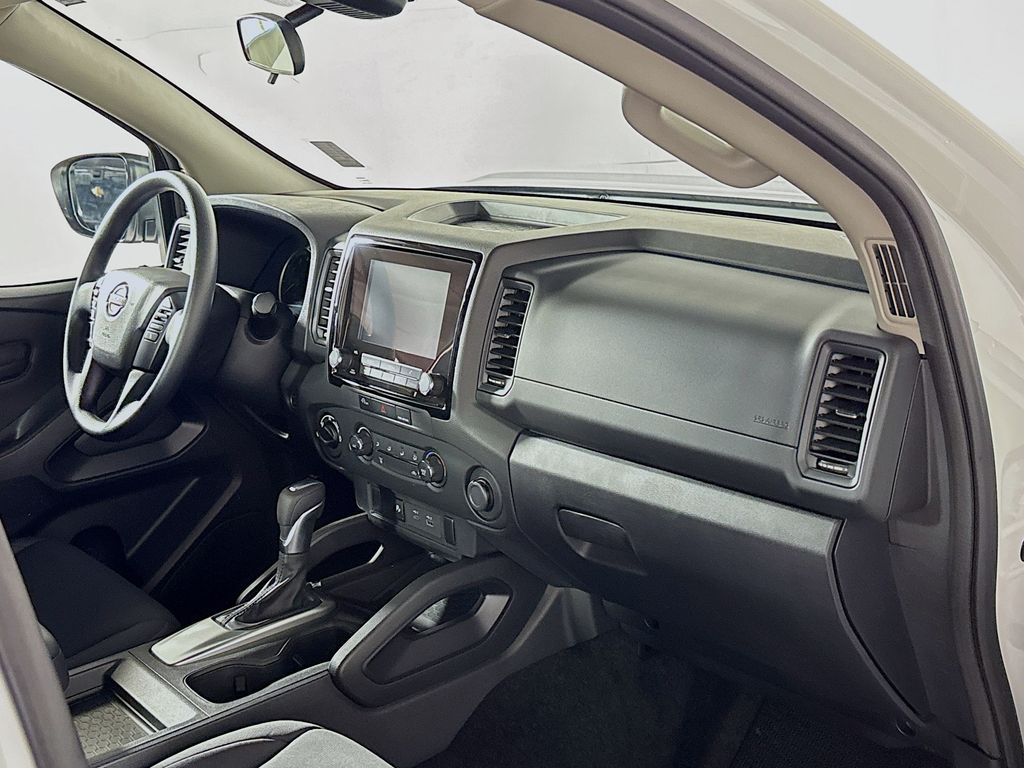 2023 Nissan Frontier S