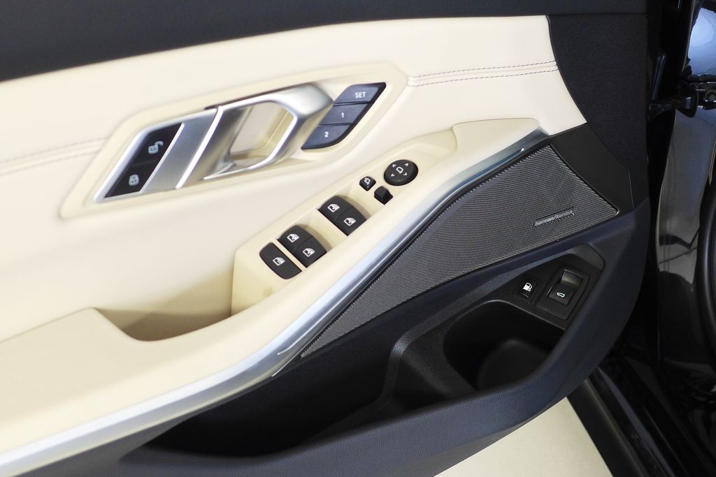 Thumbnail: 2023 BMW 3 Series - 12