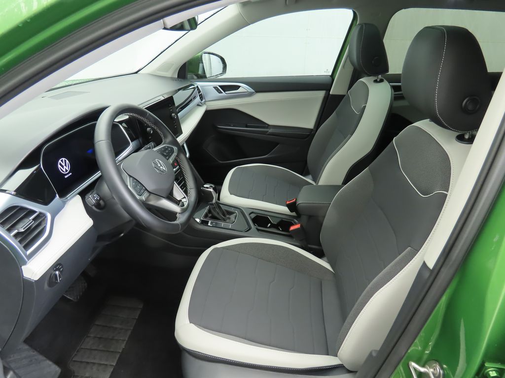 Thumbnail: 2025 Volkswagen Taos - 17