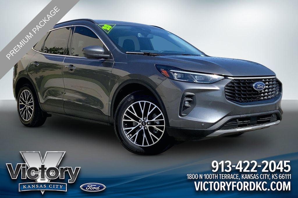 Carbonized Gray Metallic 2023 Ford Escape Hybrid Plug-in FWD SUV / Crossover Front-Wheel Drive Continuously Variable Transmission