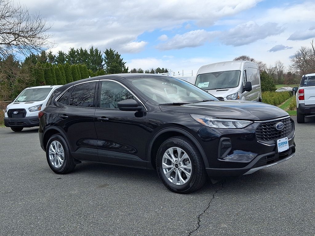 Agate Black Metallic 2024 Ford Escape Active FWD SUV / Crossover Front-Wheel Drive 8-Speed Automatic