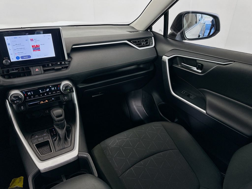 Thumbnail: 2025 Toyota RAV4 - 22