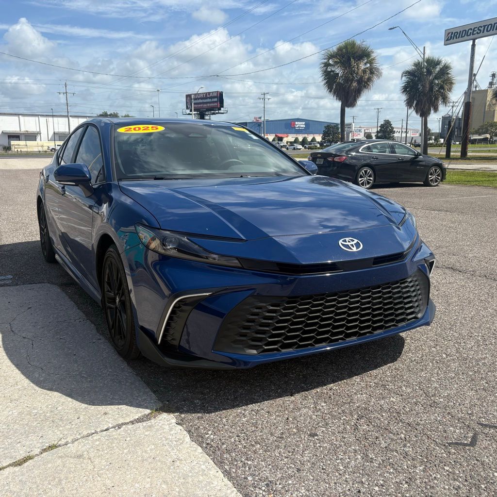 2025 Toyota Camry XLE FWD Sedan Front-Wheel Drive Continuously Variable Transmission