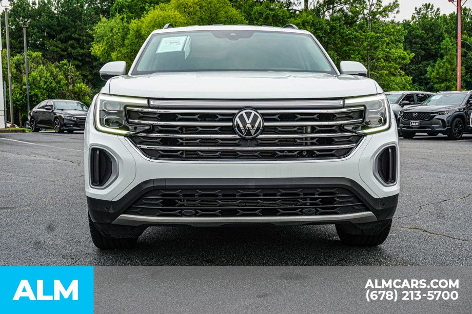 Used 2025 White Volkswagen 2.0T SE w/Technology image 10