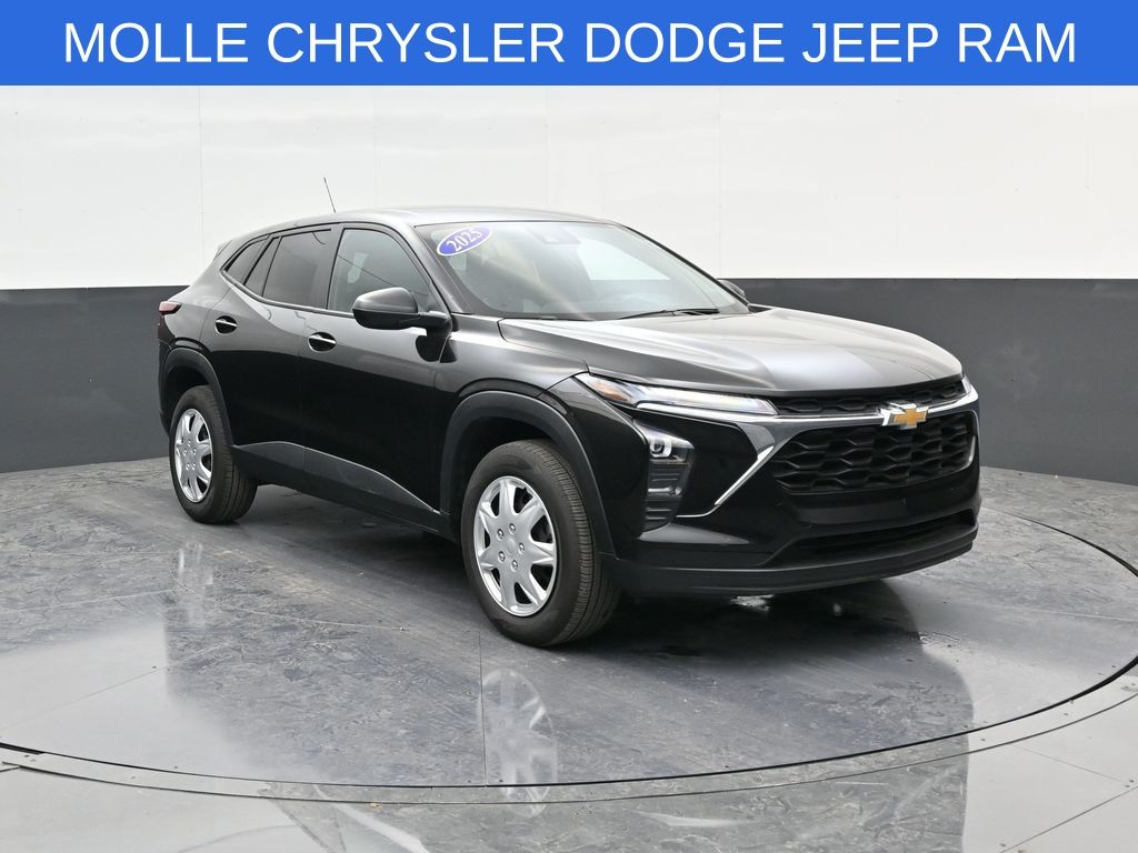 2025 Chevrolet Trax LS FWD