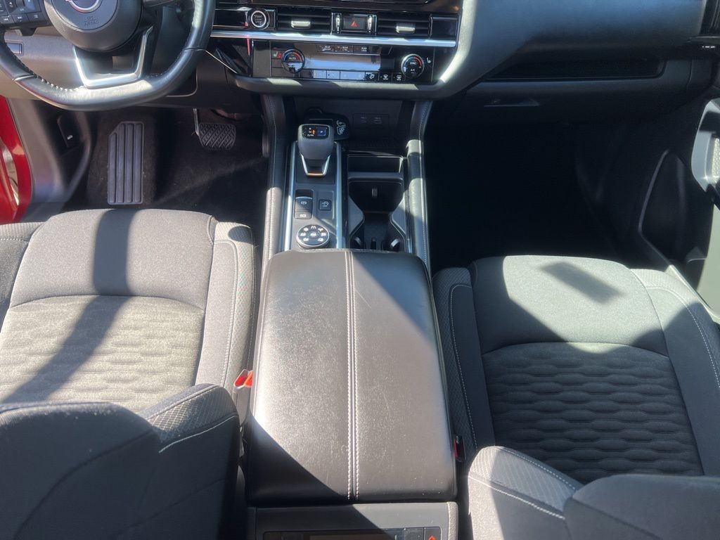 2022 Nissan Pathfinder SV photo