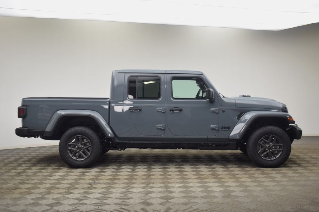 new 2026 Jeep Gladiator car, priced at $45,944
